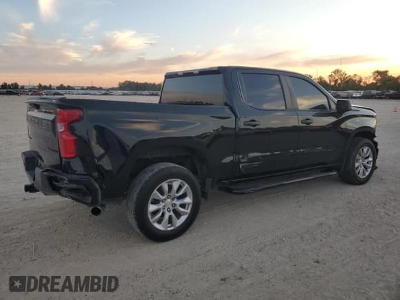 ✅ 2021 Chevrolet Silverado 1500 Custom • VIN: 3GCPWBEH8MG102560 • Lot: 76747484. Wystawiony na Copart z przebiegiem 81 580 mil. Bezpłatny archiwum sprzedaży aukcyjnych z USA i szczegółowy raport historii pojazdu na DreamBid. Zdjęcie 3.