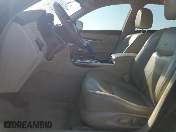 ✅ 2011 Infiniti M • VIN: JN1BY1AP5BM325874 • Lot: 81398365. Listed on Copart with 154,713 mi. Free auction sales archive from the USA and detailed vehicle history report at DreamBid. Image 7.