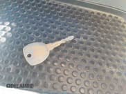 ✅ 2003 Chevrolet Silverado 2500HD LS • VIN: 1GCHK29UX3E134651 • Lot: 43636474. Wystawiony na IAAI z przebiegiem 209 510 mil. Bezpłatny archiwum sprzedaży aukcyjnych z USA i szczegółowy raport historii pojazdu na DreamBid. Zdjęcie 11.