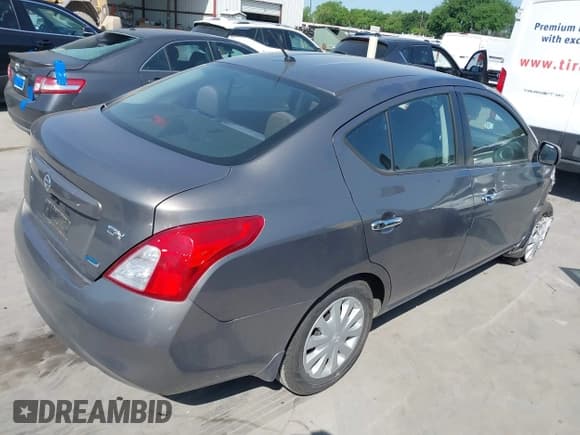 ✅ 2012 Nissan Versa S • VIN: 3N1CN7AP6CL855413 • Lot: 41992445. Wystawiony na IAAI z przebiegiem 98 488 mil. Bezpłatny archiwum sprzedaży aukcyjnych z USA i szczegółowy raport historii pojazdu na DreamBid. Zdjęcie 4.