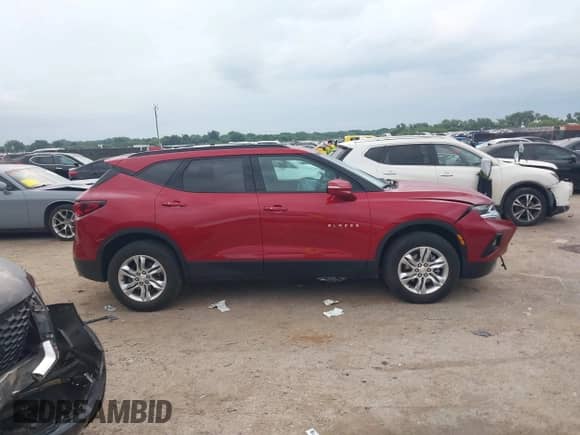 2021 Chevrolet Blazer LT z VIN 3GNKBCR46MS555535, wystawiony jako IAAI lot #42459015 z przebiegiem 34 848 mil mil oraz . Historia ofert i sprzedaży dostępna na DreamBid. Obrazek 13.