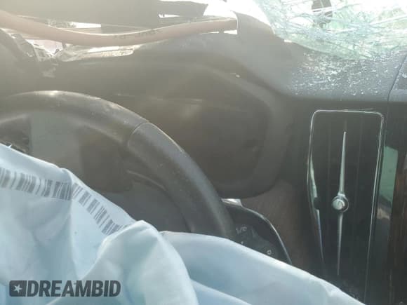 ✅ 2021 Volvo XC60 Momentum • VIN: YV4102RK8M1822787 • Lot: 66263065. Listed on Copart with Not provided. Free auction sales archive from the USA and detailed vehicle history report at DreamBid. Image 9.