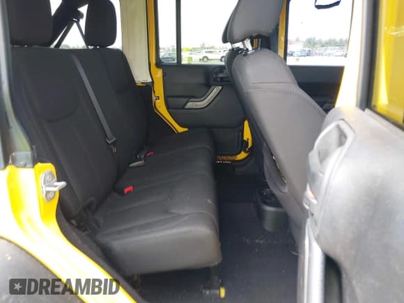 ✅ 2015 Jeep Wrangler Unlimited Freedom • VIN: 1C4BJWDG5FL565948 • Lot: 42772362. Wystawiony na IAAI z przebiegiem 82 445 mil. Bezpłatny archiwum sprzedaży aukcyjnych z USA i szczegółowy raport historii pojazdu na DreamBid. Zdjęcie 8.