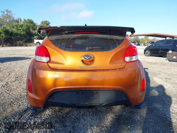 ✅ 2016 Hyundai Veloster • VIN: KMHTC6AD8GU287711 • Lot: 41566618. Wystawiony na IAAI z przebiegiem 78 606 mil. Bezpłatny archiwum sprzedaży aukcyjnych z USA i szczegółowy raport historii pojazdu na DreamBid. Zdjęcie 16.