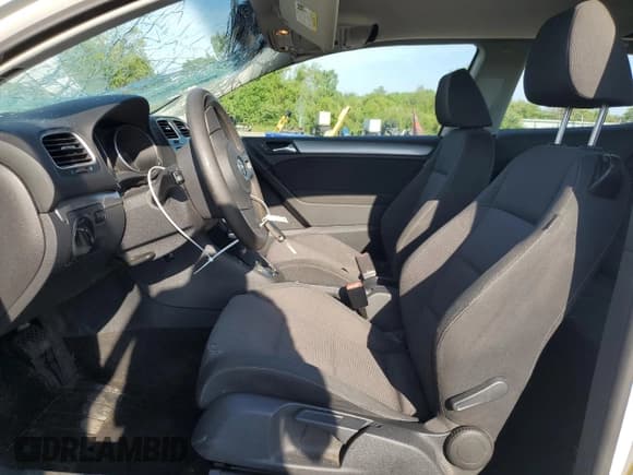 ✅ 2010 Volkswagen Golf • VIN: WVWBA7AJ3AW225128 • Lot: 62100454. Wystawiony na Copart z przebiegiem 97 564 mil. Bezpłatny archiwum sprzedaży aukcyjnych z USA i szczegółowy raport historii pojazdu na DreamBid. Zdjęcie 7.