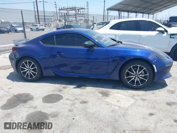 ✅ 2023 Toyota 86 • VIN: JF1ZNBC13P8758103 • Lot: 42339209. Listed on IAAI with 17,425 mi. Free auction sales archive from the USA and detailed vehicle history report at DreamBid. Image 13.