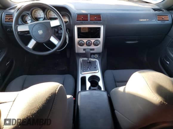 ✅ 2010 Dodge Challenger SE • VIN: 2B3CJ4DV8AH218872 • Лот: 41554115. Опубликован ранее на Copart с пробегом 147 115 миль. Бесплатный доступ к архиву аукционных продаж из США и подробный отчёт об истории автомобиля на DreamBid. Изображение 8.