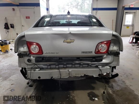 ✅ 2012 Chevrolet Malibu 1LT • VIN: 1G1ZC5E02CF235708 • Lot: 84012374. Listed on Copart with 137,415 mi. Free auction sales archive from the USA and detailed vehicle history report at DreamBid. Image 6.