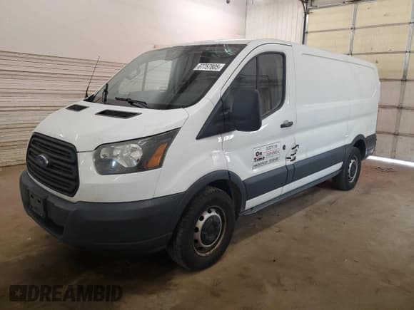 ✅ 2015 Ford Transit Cargo • VIN: 1FTNE1YM5FKB31040 • Лот: 67757805. Опубликован ранее на Copart с пробегом 378 179 миль. Бесплатный доступ к архиву аукционных продаж из США и подробный отчёт об истории автомобиля на DreamBid. Изображение 1.