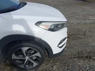 2017 Hyundai Tucson Sport с VIN KM8J33A2XHU415775, выставлен на аукционе IAAI как лот 43571486 с пробегом 99 357 миль миль и . История ставок и продаж доступна на DreamBid. Изображение 6.