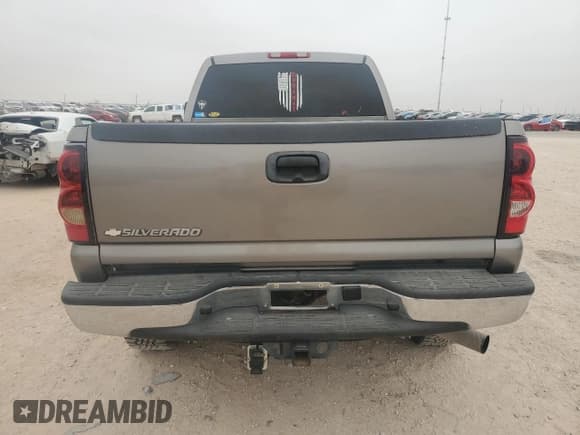 ✅ 2006 Chevrolet Silverado 2500HD LT1 • VIN: 1GCHC23D86F176983 • Лот: 44732465. Опубликован ранее на Copart с пробегом 223 649 миль. Бесплатный доступ к архиву аукционных продаж из США и подробный отчёт об истории автомобиля на DreamBid. Изображение 6.