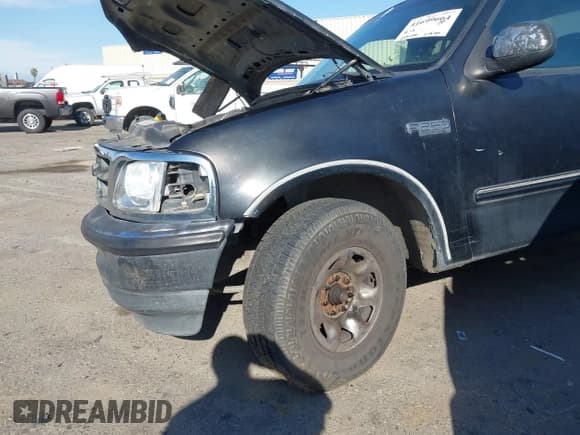 ✅ 1997 Ford F-250 • VIN: 1FTFX27L4VKC04670 • Лот: 41699664. Опубликован ранее на IAAI с пробегом 272 038 миль. Бесплатный доступ к архиву аукционных продаж из США и подробный отчёт об истории автомобиля на DreamBid. Изображение 15.