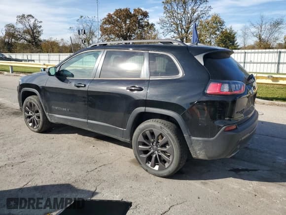 ✅ 2021 Jeep Cherokee Latitude Lux • VIN: 1C4PJMMX5MD220288 • Lot: 90696365. Listed on Copart with 84,584 mi. Free auction sales archive from the USA and detailed vehicle history report at DreamBid. Image 2.