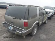 ✅ 2000 Chevrolet Blazer LT • VIN: 1GNDT13WXY2214421 • Lot: 41525220. Wystawiony na IAAI z przebiegiem Nie podano. Bezpłatny archiwum sprzedaży aukcyjnych z USA i szczegółowy raport historii pojazdu na DreamBid. Zdjęcie 4.