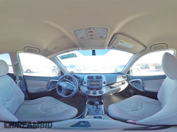 ✅ 2007 Toyota RAV4 • VIN: JTMBD35V175076083 • Lot: 92801215. Wystawiony na Copart z przebiegiem 103 365 mil. Bezpłatny archiwum sprzedaży aukcyjnych z USA i szczegółowy raport historii pojazdu na DreamBid. Zdjęcie 16.