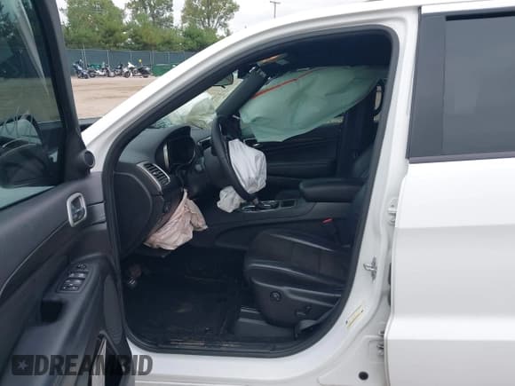 ✅ 2021 Jeep Grand Cherokee Laredo E • VIN: 1C4RJFAG3MC525092 • Lot: 43277843. Listed on IAAI with 126,112 mi. Free auction sales archive from the USA and detailed vehicle history report at DreamBid. Image 5.