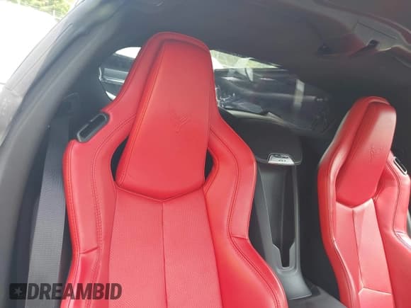 ✅ 2023 Chevrolet Corvette 1LT • VIN: 1G1YA2D45P5115496 • Lot: 42745095. Wystawiony na IAAI z przebiegiem 19 601 mil. Bezpłatny archiwum sprzedaży aukcyjnych z USA i szczegółowy raport historii pojazdu na DreamBid. Zdjęcie 8.