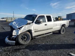 ✅ 2004 Chevrolet Silverado 2500HD LS • VIN: 1GCHK292X4E331917 • Lot: 82437415. Wystawiony na Copart z przebiegiem Nie podano. Bezpłatny archiwum sprzedaży aukcyjnych z USA i szczegółowy raport historii pojazdu na DreamBid. Zdjęcie 1.