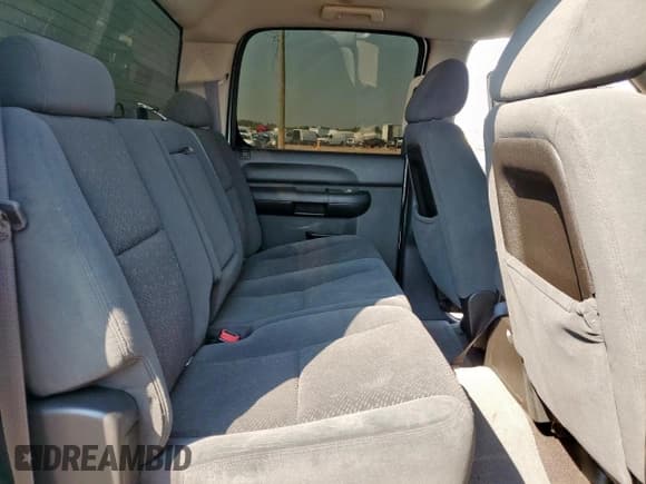 ✅ 2008 Chevrolet Silverado 2500HD LTZ • VIN: 1GCHK23648F110776 • Lot: 70132475. Wystawiony na Copart z przebiegiem 129 648 mil. Bezpłatny archiwum sprzedaży aukcyjnych z USA i szczegółowy raport historii pojazdu na DreamBid. Zdjęcie 10.