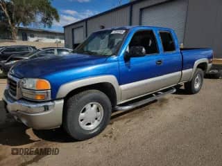 2004 GMC Sierra 1500 SLE с VIN 2GTEC19T541150714, выставлен на аукционе Copart как лот 70349165 с пробегом 167 367 миль миль и Списание • Salvage title. История ставок и продаж доступна на DreamBid. Изображение 1.