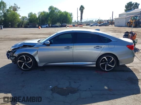 ✅ 2018 Honda Accord Sport • VIN: 1HGCV1F38JA109177 • Lot: 43616699. Wystawiony na IAAI z przebiegiem 108 085 mil. Bezpłatny archiwum sprzedaży aukcyjnych z USA i szczegółowy raport historii pojazdu na DreamBid. Zdjęcie 14.