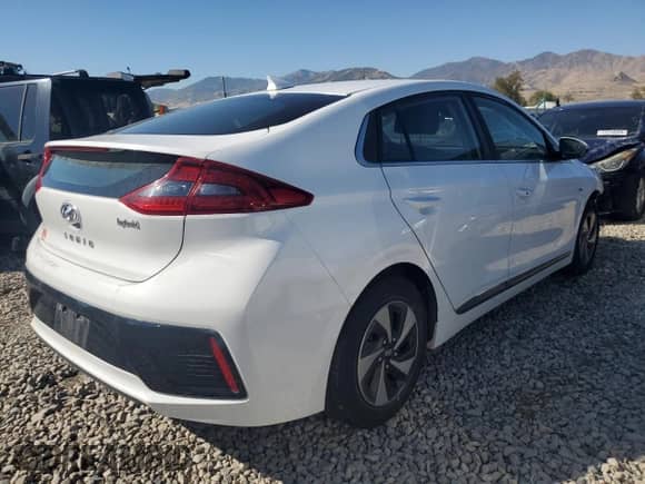 2018 Hyundai Ioniq SEL z VIN KMHC75LC4JU082428, wystawiony jako Copart lot #71263354 z przebiegiem Nie podano mil oraz Czysty tytuł • Clean title. Historia ofert i sprzedaży dostępna na DreamBid. Obrazek 3.