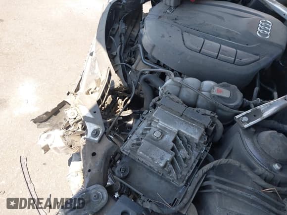 ✅ 2019 Audi A5 Sportback Premium • VIN: WAUANCF50KA054421 • Lot: 42933628. Wystawiony na IAAI z przebiegiem 64 835 mil. Bezpłatny archiwum sprzedaży aukcyjnych z USA i szczegółowy raport historii pojazdu na DreamBid. Zdjęcie 18.