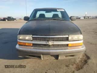 ✅ 1999 Chevrolet S-10 • VIN: 1GCCS144XX8148825 • Лот: 80348714. Опубликован ранее на Copart с пробегом 215 735 миль. Бесплатный доступ к архиву аукционных продаж из США и подробный отчёт об истории автомобиля на DreamBid. Изображение 5.