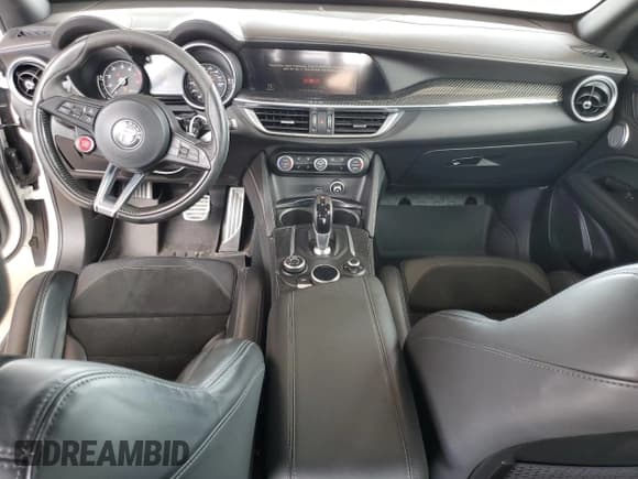 ✅ 2018 Alfa Romeo Stelvio • VIN: ZASFAKEV2J7C20683 • Лот: 58566975. Опубликован ранее на Copart с пробегом 40 276 миль. Бесплатный доступ к архиву аукционных продаж из США и подробный отчёт об истории автомобиля на DreamBid. Изображение 8.