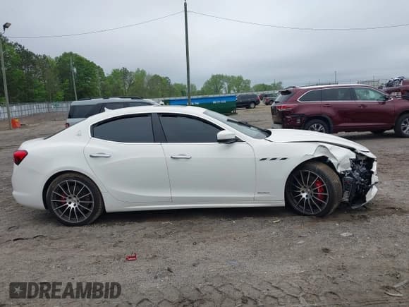 ✅ 2021 Maserati Ghibli S GranLusso • VIN: ZAM57YSL3M1362066 • Лот: 42102072. Опубликован ранее на IAAI с пробегом 55 418 миль. Бесплатный доступ к архиву аукционных продаж из США и подробный отчёт об истории автомобиля на DreamBid. Изображение 13.