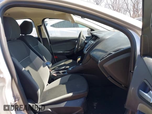 ✅ 2014 Ford Focus SE • VIN: 1FADP3F24EL239148 • Lot: 41749252. Listed on IAAI with 105,131 mi. Free auction sales archive from the USA and detailed vehicle history report at DreamBid. Image 5.