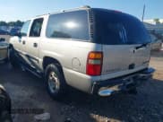✅ 2004 Chevrolet Suburban LT • VIN: 1GNEC16T84R125633 • Lot: 42564242. Listed on IAAI with 328,946 mi. Free auction sales archive from the USA and detailed vehicle history report at DreamBid. Image 3.