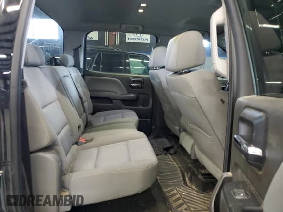 ✅ 2018 Chevrolet Silverado 1500 Custom • VIN: 3GCUKPEC7JG261100 • Лот: 68710964. Опубликован ранее на Copart с пробегом 138 588 миль. Бесплатный доступ к архиву аукционных продаж из США и подробный отчёт об истории автомобиля на DreamBid. Изображение 10.