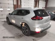 ✅ 2020 Nissan Rogue SL • VIN: 5N1AT2MT5LC792608 • Lot: 43644258. Wystawiony na IAAI z przebiegiem 127 517 mil. Bezpłatny archiwum sprzedaży aukcyjnych z USA i szczegółowy raport historii pojazdu na DreamBid. Zdjęcie 3.