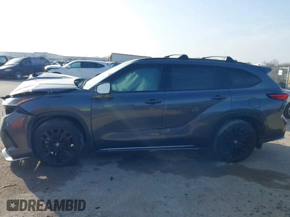 ✅ 2023 Toyota Highlander L • VIN: 5TDKDRAH7PS508415 • Lot: 41533160. Listed on IAAI with 41,157 mi. Free auction sales archive from the USA and detailed vehicle history report at DreamBid. Image 13.