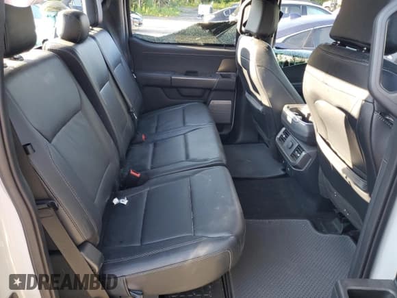 ✅ 2024 Ford F-150 XLT • VIN: 1FTFW3L82RFA37301 • Lot: 70450545. Wystawiony na Copart z przebiegiem Nie podano. Bezpłatny archiwum sprzedaży aukcyjnych z USA i szczegółowy raport historii pojazdu na DreamBid. Zdjęcie 10.