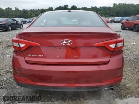 2015 Hyundai Sonata SE z VIN 5NPE24AF6FH063058, wystawiony jako Copart lot #65629905 z przebiegiem 125 749 mil mil oraz Szkoda całkowita • Salvage title. Historia ofert i sprzedaży dostępna na DreamBid. Obrazek 6.