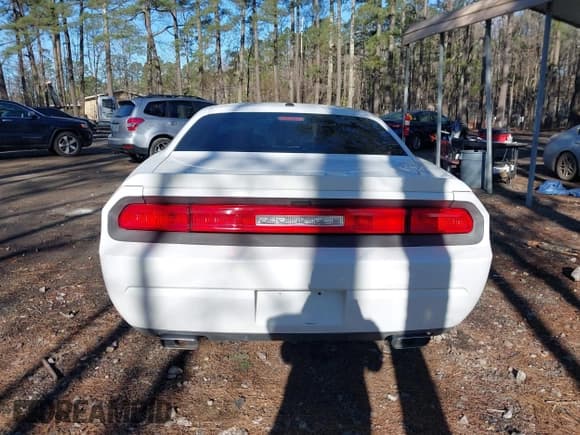 ✅ 2012 Dodge Challenger R/T Plus • VIN: 2C3CDYBT3CH238971 • Lot: 41828207. Wystawiony na IAAI z przebiegiem 123 417 mil. Bezpłatny archiwum sprzedaży aukcyjnych z USA i szczegółowy raport historii pojazdu na DreamBid. Zdjęcie 16.