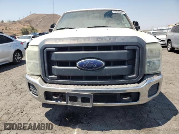 ✅ 2015 Ford F-350 XL • VIN: 1FT7W3AT5FEA59936 • Lot: 68158345. Wystawiony na Copart z przebiegiem 256 585 mil. Bezpłatny archiwum sprzedaży aukcyjnych z USA i szczegółowy raport historii pojazdu na DreamBid. Zdjęcie 5.
