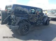 ✅ 2018 Jeep Wrangler Unlimited Sahara • VIN: 1C4BJWEG1JL865963 • Lot: 43537703. Wystawiony na IAAI z przebiegiem 59 333 mil. Bezpłatny archiwum sprzedaży aukcyjnych z USA i szczegółowy raport historii pojazdu na DreamBid. Zdjęcie 4.