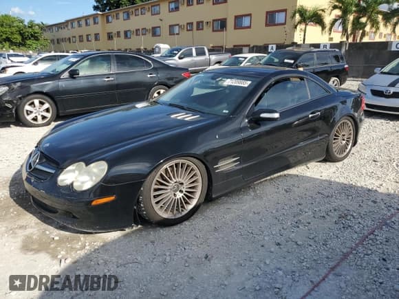 ✅ 2006 Mercedes-Benz SL 500 • VIN: WDBSK75F26F118015 • Lot: 71209885. Wystawiony na Copart z przebiegiem 149 825 mil. Bezpłatny archiwum sprzedaży aukcyjnych z USA i szczegółowy raport historii pojazdu na DreamBid. Zdjęcie 1.