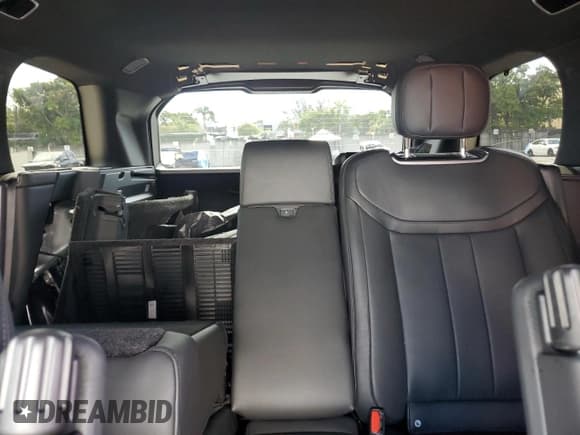 ✅ 2023 Land Rover Range Rover Autobiography • VIN: SALK19E74PA087561 • Лот: 68192405. Опубликован ранее на Copart с пробегом 6 618 миль. Бесплатный доступ к архиву аукционных продаж из США и подробный отчёт об истории автомобиля на DreamBid. Изображение 10.