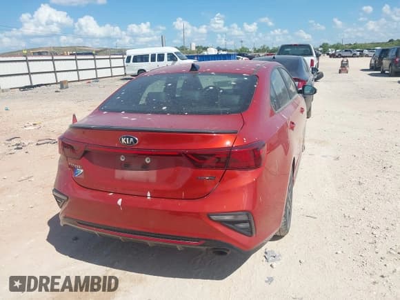 ✅ 2020 Kia Forte GT-Line • VIN: 3KPF34AD7LE194340 • Lot: 42606273. Wystawiony na IAAI z przebiegiem 60 592 mil. Bezpłatny archiwum sprzedaży aukcyjnych z USA i szczegółowy raport historii pojazdu na DreamBid. Zdjęcie 17.