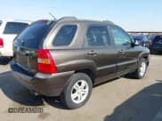 ✅ 2006 Kia Sportage LX • VIN: KNDJE723467256681 • Lot: 42438045. Wystawiony na IAAI z przebiegiem 134 252 mil. Bezpłatny archiwum sprzedaży aukcyjnych z USA i szczegółowy raport historii pojazdu na DreamBid. Zdjęcie 4.