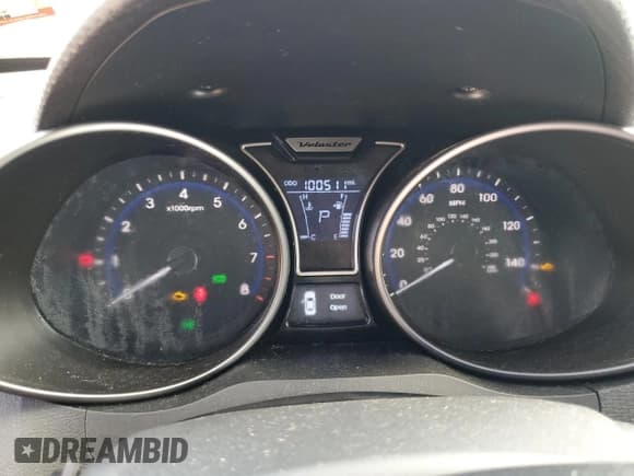 ✅ 2015 Hyundai Veloster Turbo • VIN: KMHTC6AE1FU239166 • Lot: 68608084. Wystawiony na Copart z przebiegiem 100 511 mil. Bezpłatny archiwum sprzedaży aukcyjnych z USA i szczegółowy raport historii pojazdu na DreamBid. Zdjęcie 9.