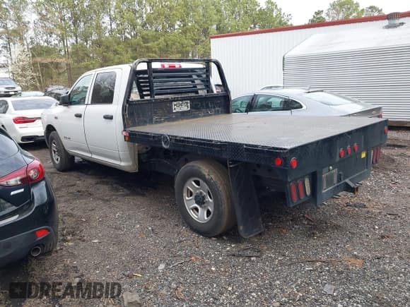 ✅ 2020 Ram 2500 Tradesman • VIN: 3C7WR4HJXLG201931 • Lot: 41832892. Wystawiony na IAAI z przebiegiem 86 215 mil. Bezpłatny archiwum sprzedaży aukcyjnych z USA i szczegółowy raport historii pojazdu na DreamBid. Zdjęcie 3.