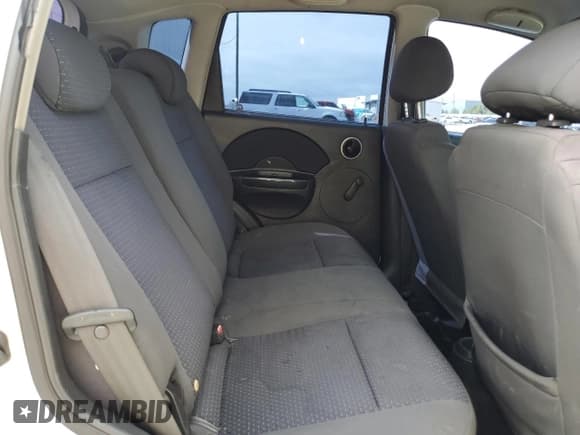 ✅ 2007 Chevrolet Aveo LS • VIN: KL1TD66617B773307 • Lot: 47998245. Wystawiony na Copart z przebiegiem 174 561 mil. Bezpłatny archiwum sprzedaży aukcyjnych z USA i szczegółowy raport historii pojazdu na DreamBid. Zdjęcie 10.