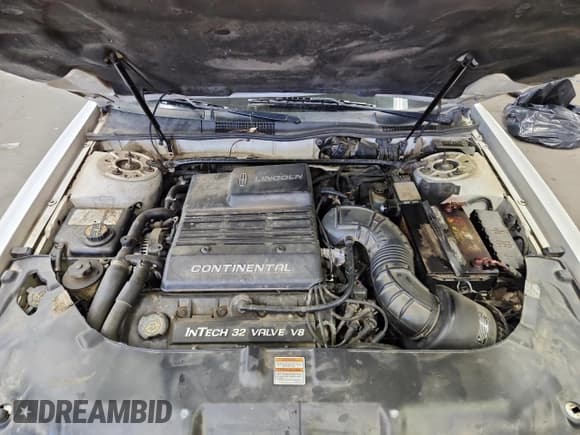 ✅ 1997 Lincoln Continental • VIN: 1LNLM97V1VY612378 • Лот: 87231275. Опубликован ранее на Copart с пробегом 146 323 миль. Бесплатный доступ к архиву аукционных продаж из США и подробный отчёт об истории автомобиля на DreamBid. Изображение 11.