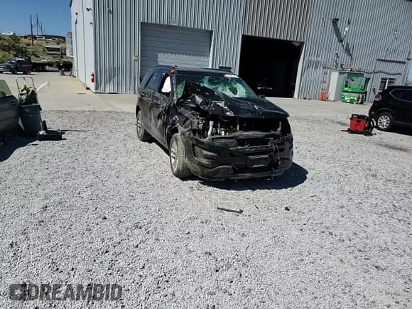 ✅ 2017 Ford Explorer • VIN: 1FM5K8B82HGA45005 • Лот: 80561425. Опубликован ранее на Copart с пробегом Не указан. Бесплатный доступ к архиву аукционных продаж из США и подробный отчёт об истории автомобиля на DreamBid. Изображение 14.