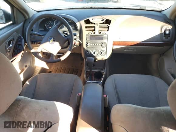 ✅ 2006 Chevrolet Malibu 1LS • VIN: 1G1ZS51F76F285280 • Lot: 85017104. Wystawiony na Copart z przebiegiem 177 760 mil mil. Skorzystaj z bezpłatnego archiwum sprzedaży aukcyjnych z USA i zobacz szczegółowy raport historii pojazdu na DreamBid. Zdjęcie 8.